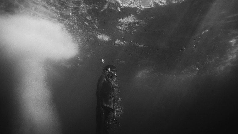 кадр из фильма Las voces del despeñadero