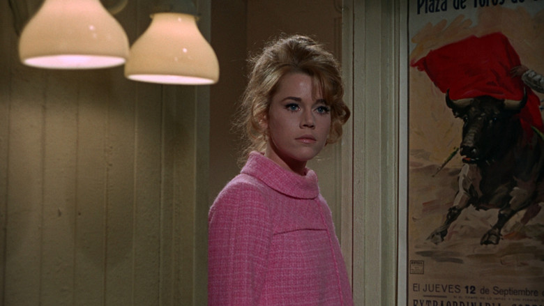 кадр из фильма Босиком по парку