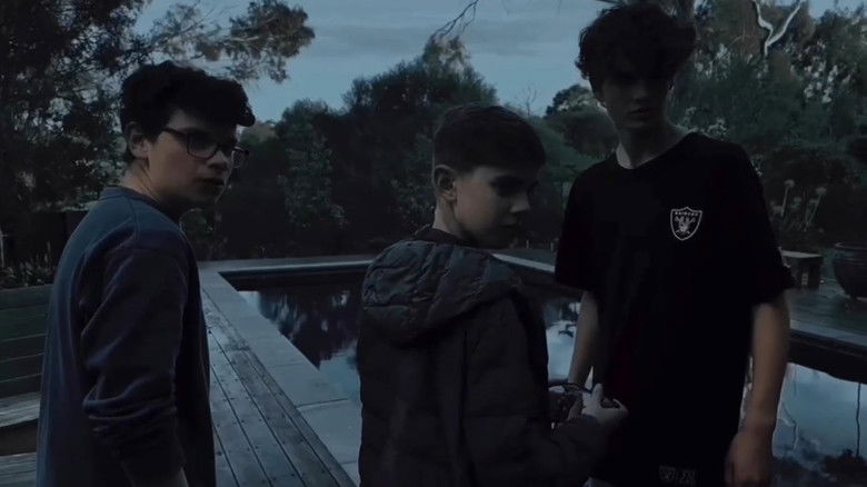 кадр из фильма The Fields