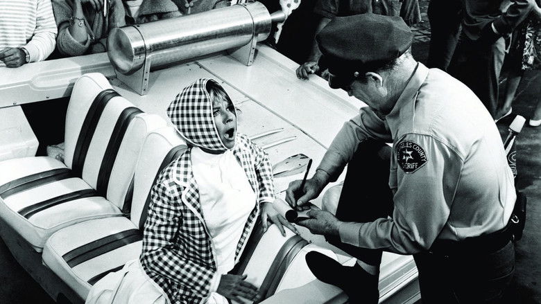 кадр из фильма Лодка со стеклянным дном