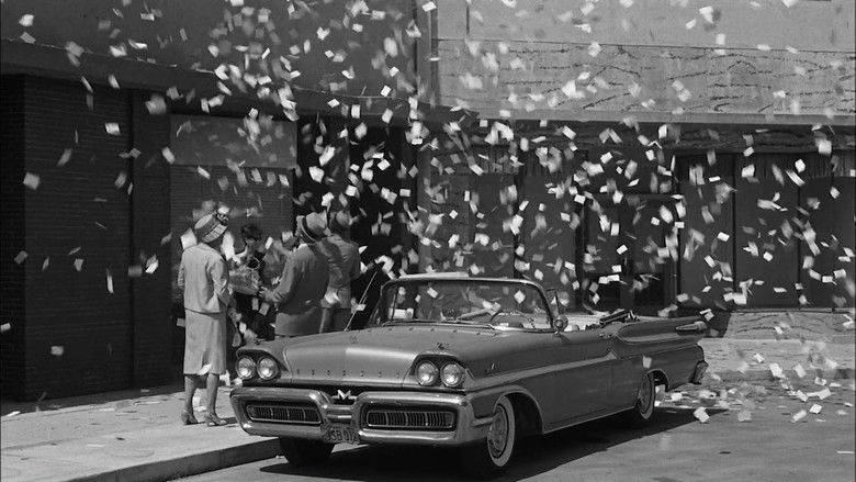 кадр из фильма The Man from the Diners' Club