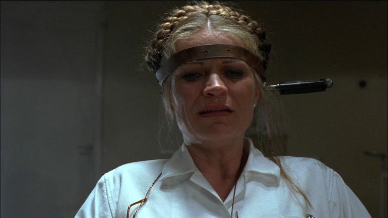 кадр из фильма Дом страха