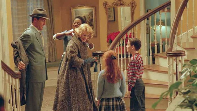 кадр из фильма Вдали от рая