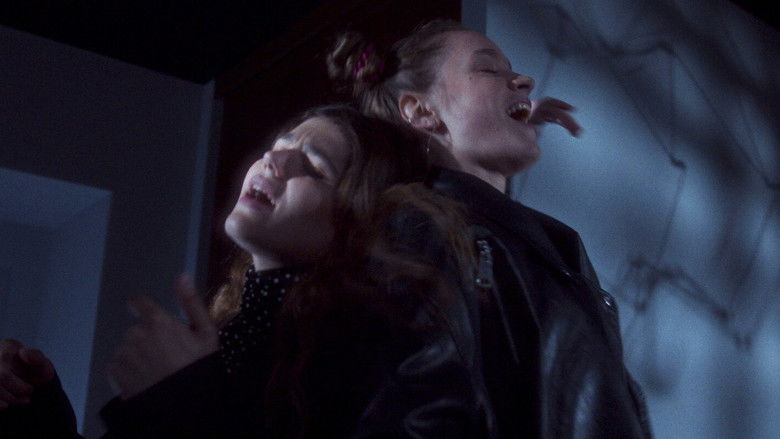 кадр из фильма Отпуск в октябре