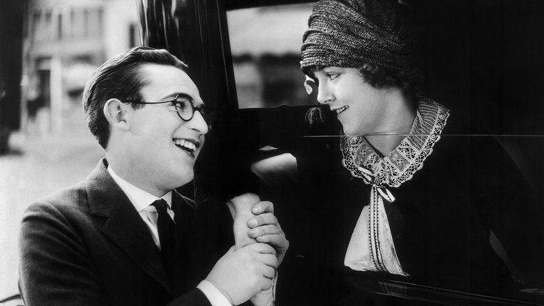 кадр из фильма Наконец в безопасности!