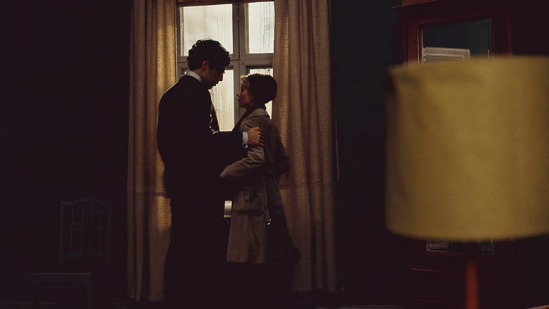 кадр из фильма Прикосновение