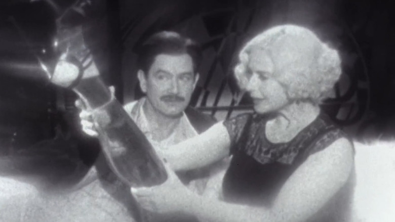 кадр из фильма The Saddest Music in the World