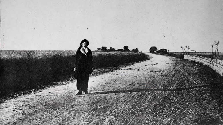 кадр из фильма La Femme de Nulle Part