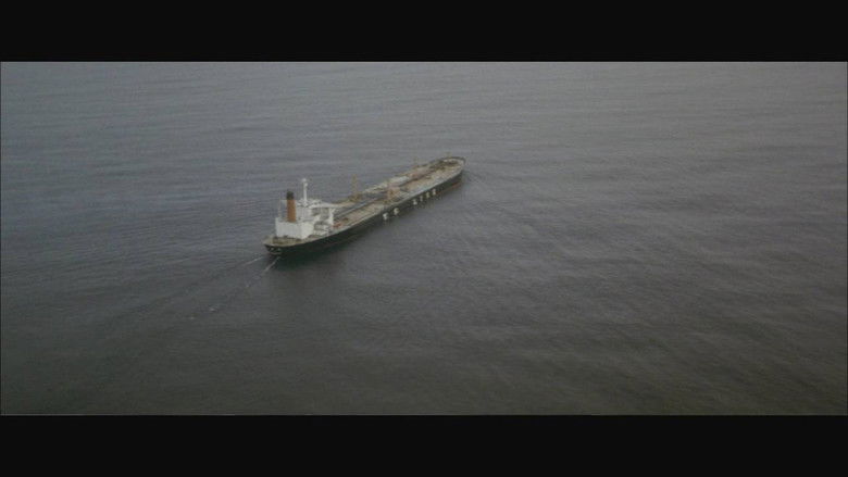 кадр из фильма 東京湾炎上