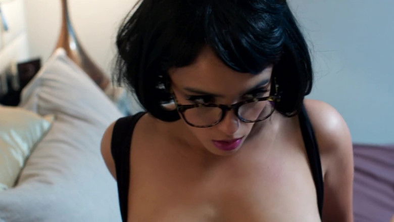 кадр из фильма Секс-кукла