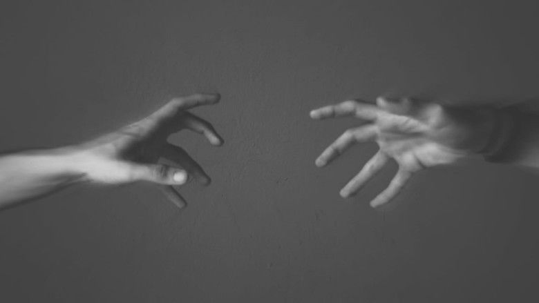 кадр из фильма Corpos Flutuantes