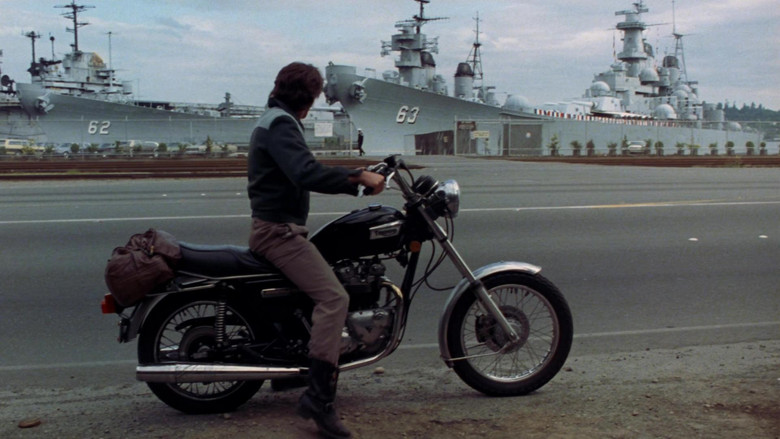 кадр из фильма Офицер и джентльмен