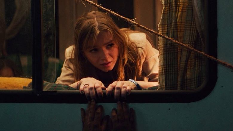 кадр из фильма Полтергейст. Другое измерение