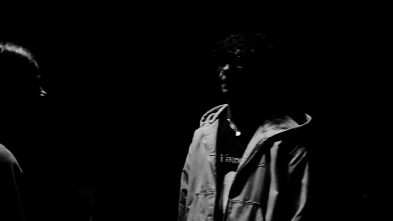 кадр из фильма Sans Un Mot