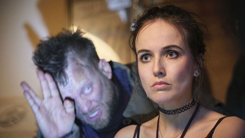 кадр из фильма Засланец из космоса