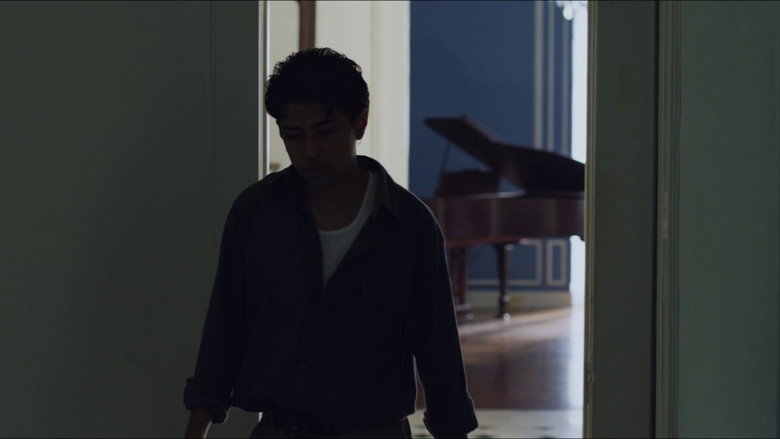 кадр из фильма At the Gates