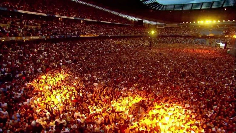 кадр из фильма Oasis 2005 – Live at Manchester City Stadium
