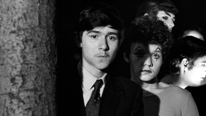 кадр из фильма Долгие проводы