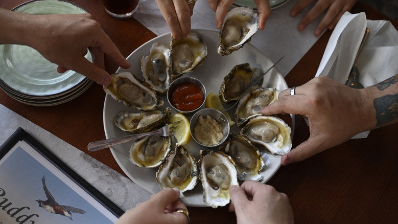 кадр из фильма Waterman's Heritage - Oysters in St. Mary's County