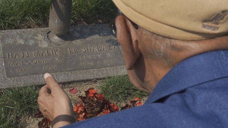 кадр из фильма Malcolm X and the Sudanese