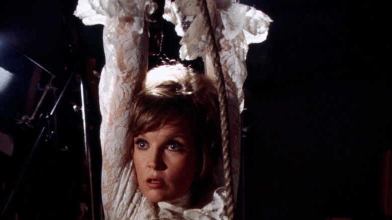 кадр из фильма Escape