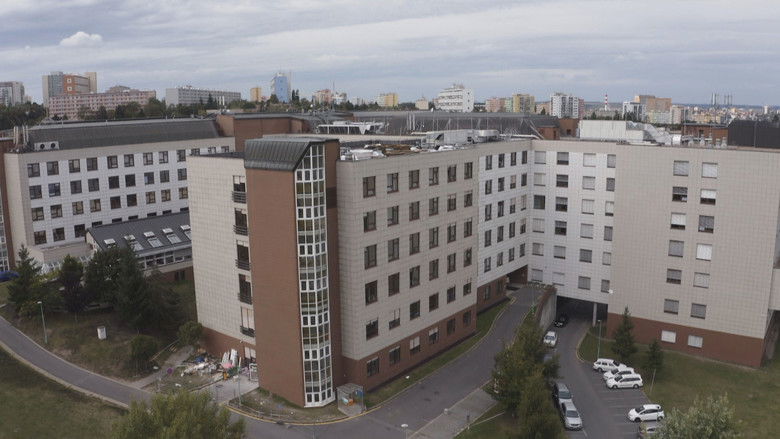 кадр из фильма IKEM: Jak se zachraňují životy, které ještě nemusí skončit