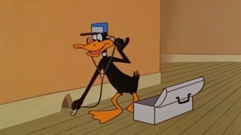 кадр из фильма It's Nice to Have a Mouse Around the House