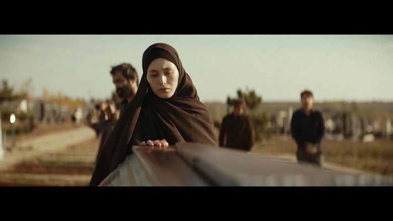 кадр из фильма Между Богами