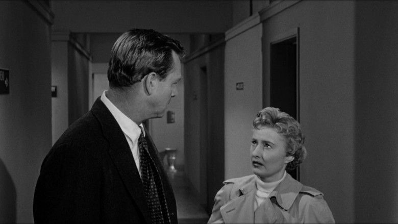 кадр из фильма Преступление страсти