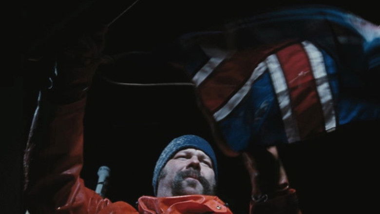 кадр из фильма Подводное течение