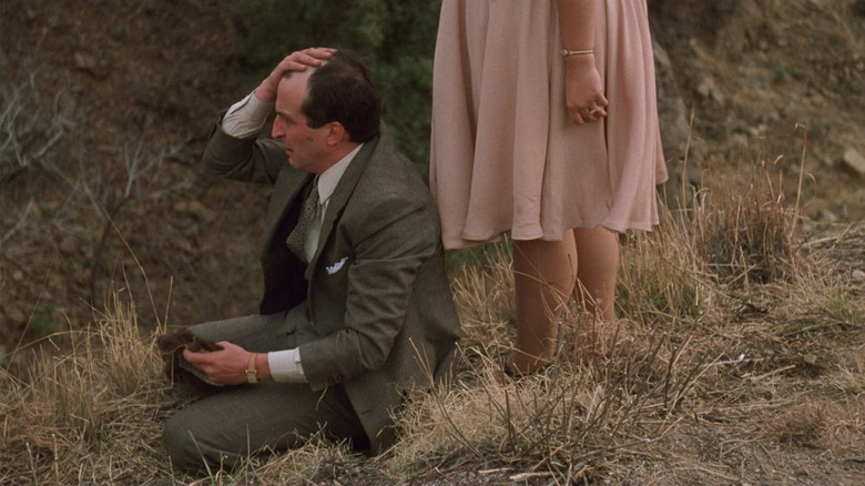 кадр из фильма Кроваво-красный