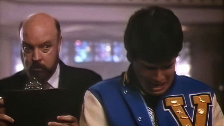 кадр из фильма Академия похоронных искусств