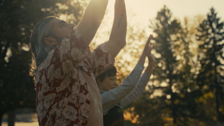 кадр из фильма Wet Paper Bag