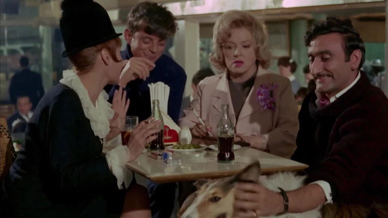 кадр из фильма Las hijas de Helena