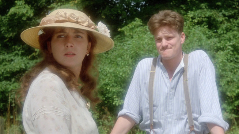 кадр из фильма Месяц в деревне