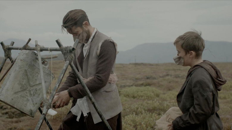 кадр из фильма Серые дни