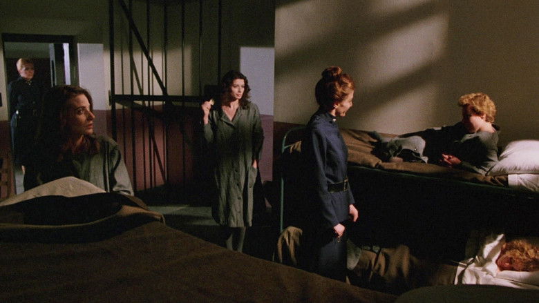 кадр из фильма Насилие в женской тюрьме