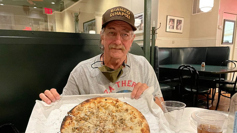 кадр из фильма Pizza: A Love Story