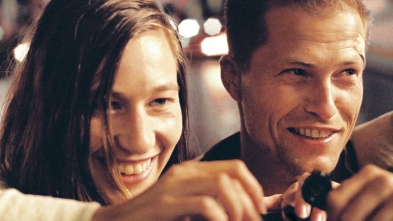 кадр из фильма Босиком по мостовой