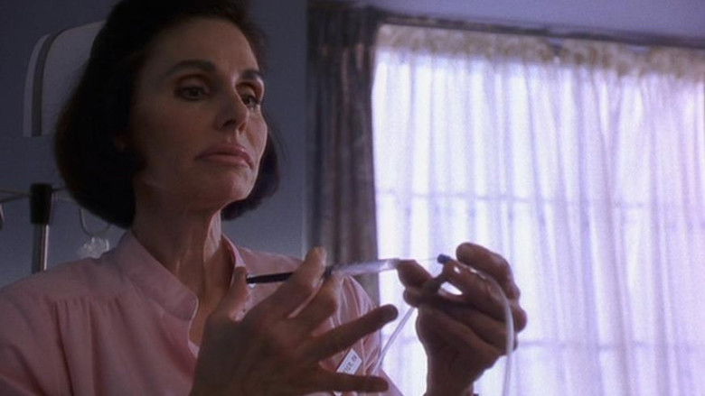 кадр из фильма Миссис Уинтерборн