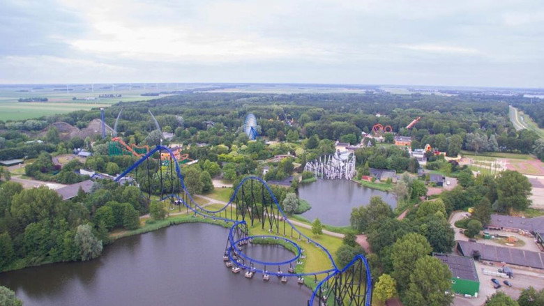 кадр из фильма Walibi la techno des attractions
