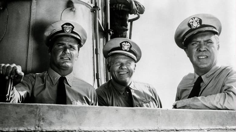 кадр из фильма Поднять перископ