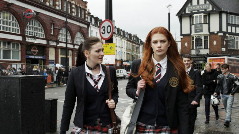 кадр из фильма Таймлесс. Рубиновая книга