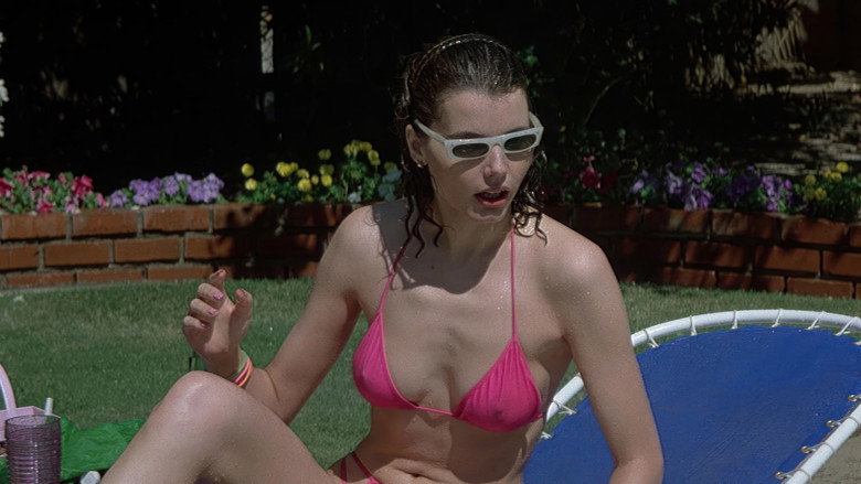 кадр из фильма Земные девушки легко доступны