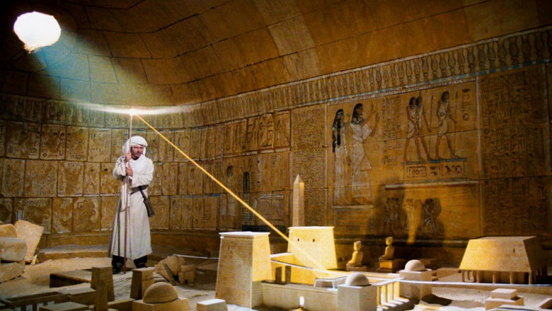 кадр из фильма Индиана Джонс: В поисках утраченного ковчега