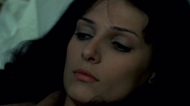 кадр из фильма Ilustrate cu flori de câmp