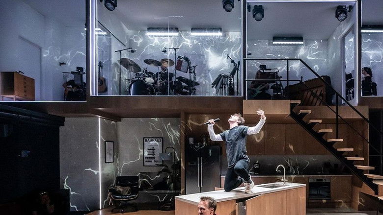 кадр из фильма Next to Normal