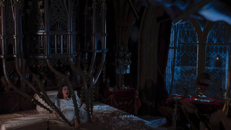 кадр из фильма Призрак дома на холме