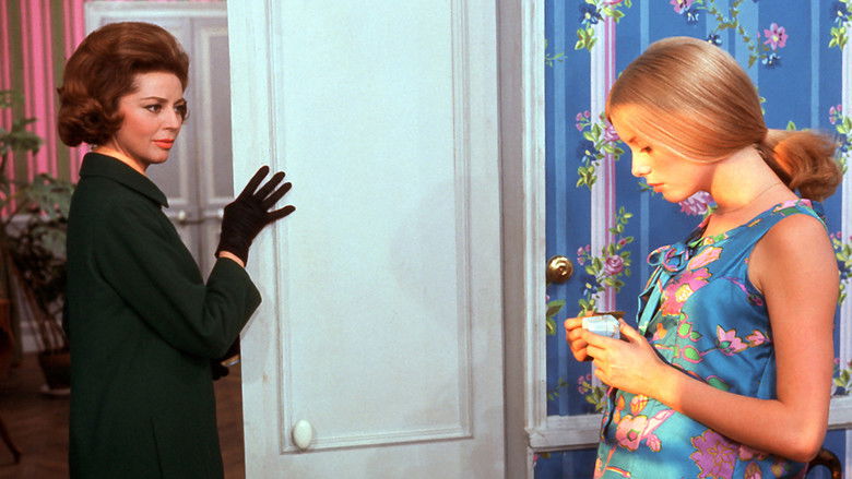 кадр из фильма Шербурские зонтики