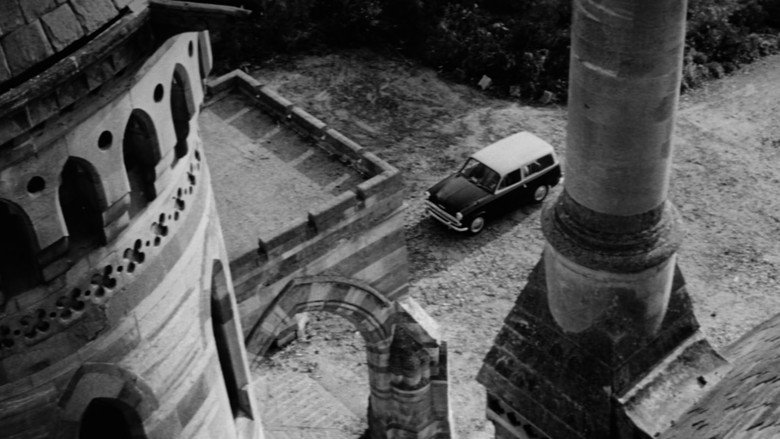 кадр из фильма Логово Дьявола